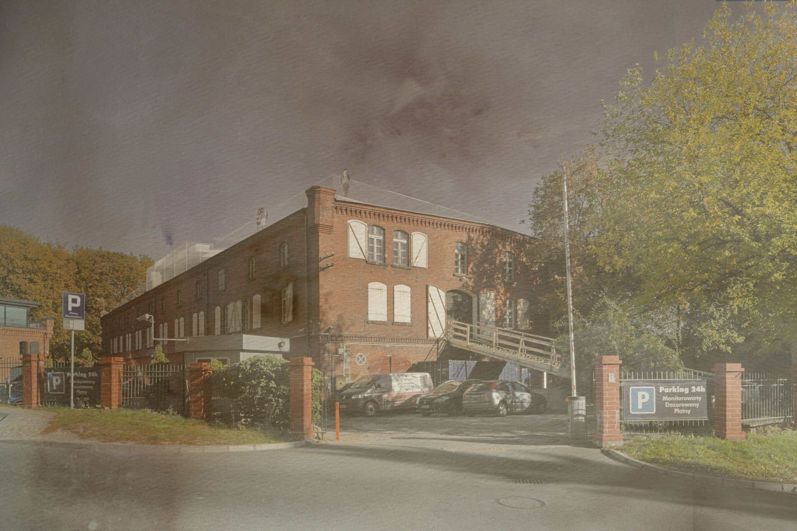 Koncepcja nadbudowy i adaptacji d. magazynu pontonowego twierdzy Toruń na obiekt biurowo-usługowy.